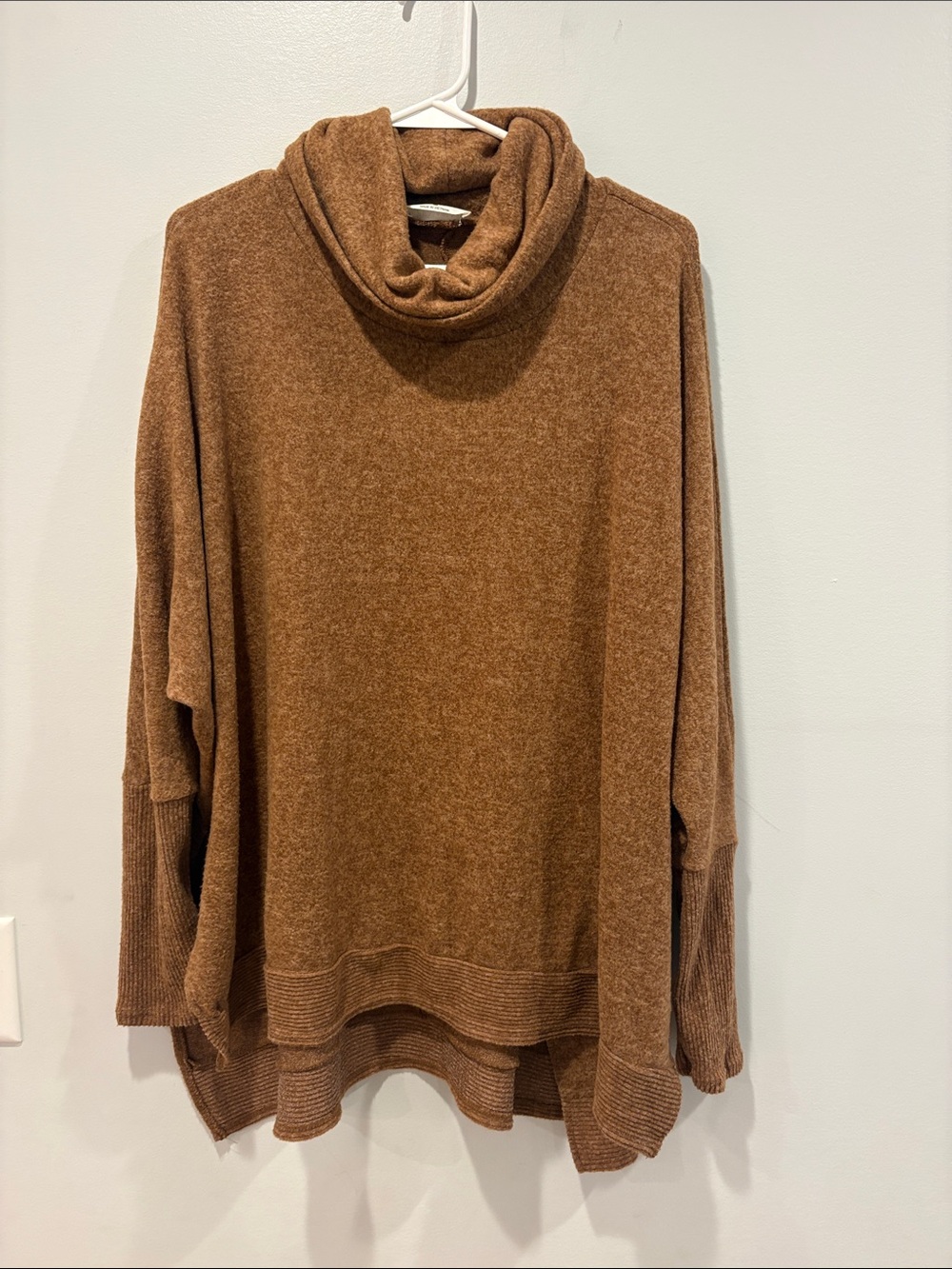 Zenana Outfitters Rust Brown Cowl Neck Sweater ptp 31 length 31